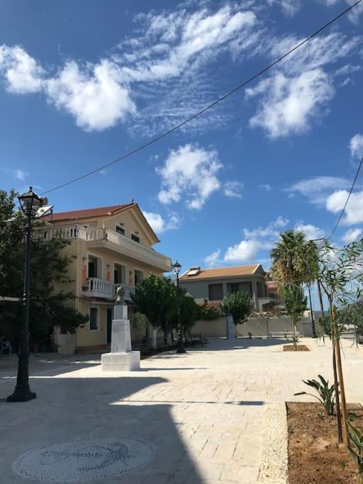 Karyatis